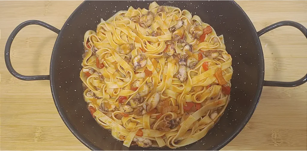 Receta nidos de pasta con chipirones